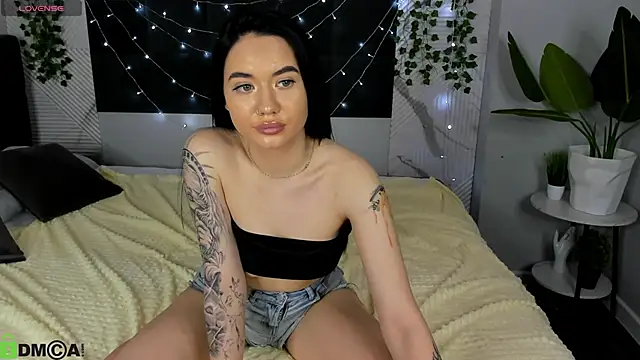 Snapshot of L1llian_Lee chatting on 03.04.26 L1llian Lee online show from 03.04.26