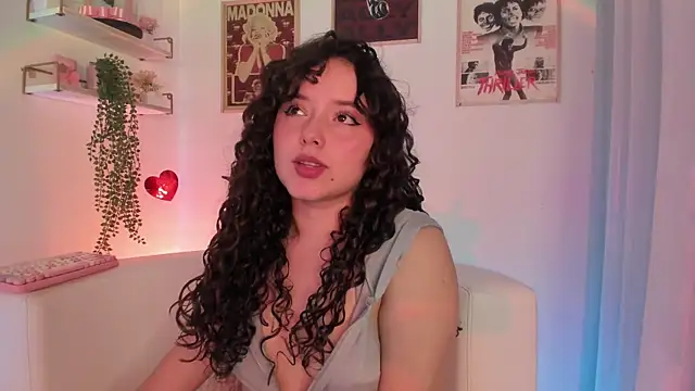Snapshot of Ally_belle chatting on 07.08.26 Ally belle online show from 07.08.26