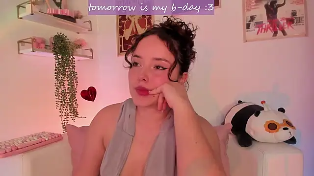 Snapshot of Ally_belle chatting on 07.31.26 Ally belle online show from 07.31.26