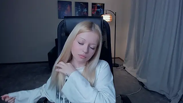 LiliInyart online show from 03.05.26