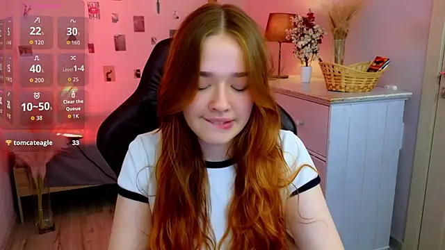 Snapshot of TiffanyVex chatting on 05.27.26 TiffanyVex online show from 05.27.26