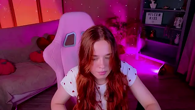 Snapshot of TiffanyVex chatting on 07.30.26 TiffanyVex online show from 07.30.26