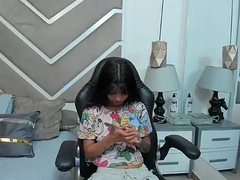 Amber Harriis online show from 05.15.26