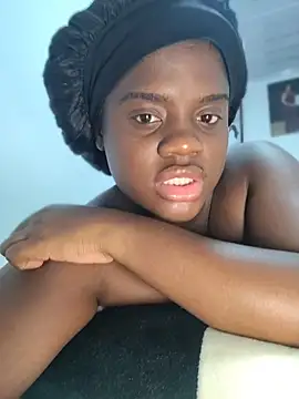 YourLiaa  online show from 04.20.26