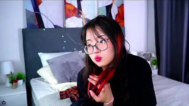 NelleMihalko online show from 04.04.26