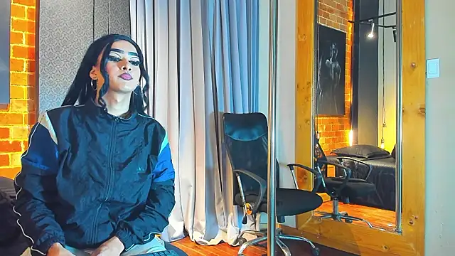 Sienna Dark online show from 03.14.26