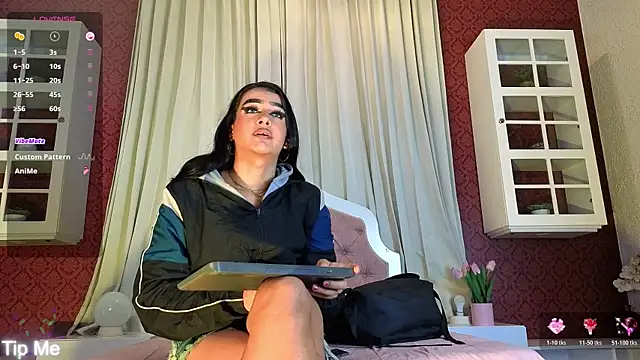 Sienna Dark online show from 04.17.26