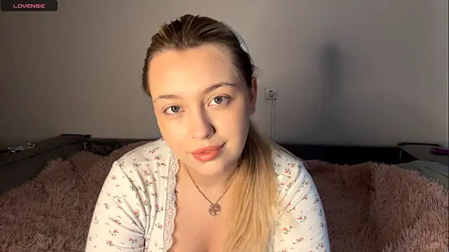 WonderedFlair online show from 04.12.26