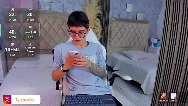 TylerCross  online show from 04.09.26