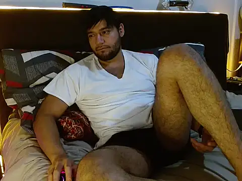 Snapshot of angrydeimos87 chatting on 06.25.26 angrydeimos87 online show from 06.25.26