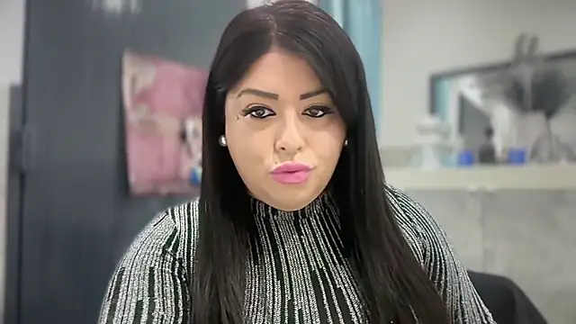Snapshot of giaduzza chatting on 04.19.26 giaduzza online show from 04.19.26