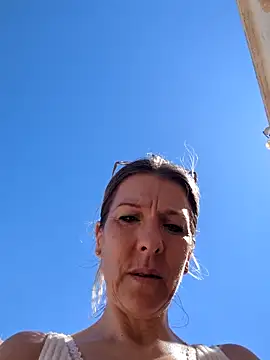 ManuelaX online show from 04.19.26