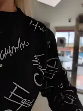 ManuelaX online show from 04.25.26