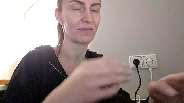 AnnaTight online show from 04.28.26