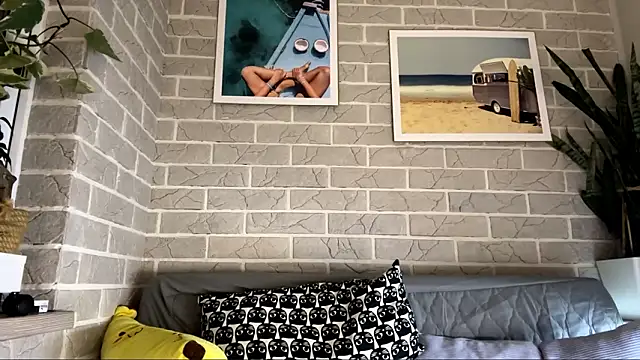 LaraDraggoo online show from 03.21.26