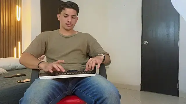 MrAdonis  online show from 03.11.26