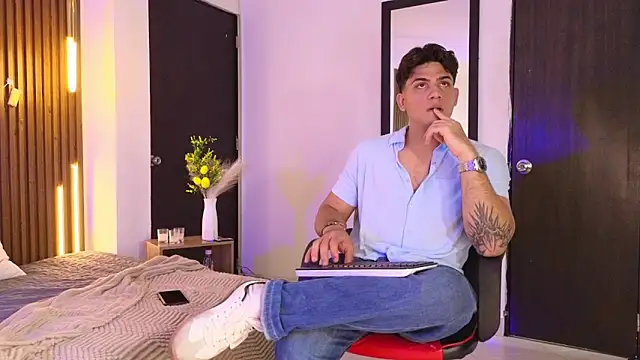 MrAdonis  online show from 04.06.26