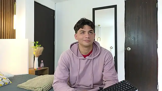 MrAdonis  online show from 04.08.26