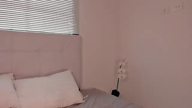 Emily Rousess online show from 06.12.26