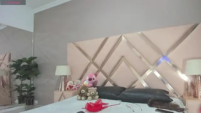 ZairaRogue online show from 03.16.26