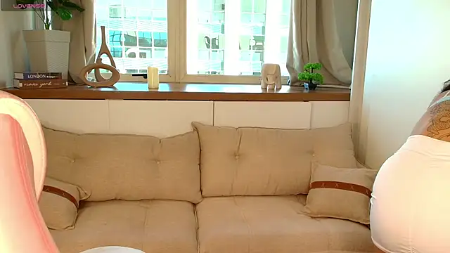 Sally Diazz online show from 04.23.26