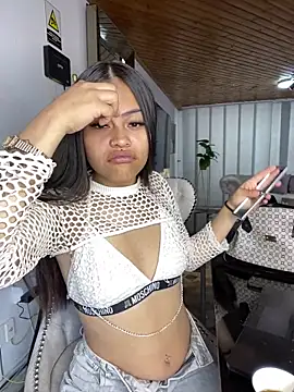 Cloe pink1 online show from 03.30.26