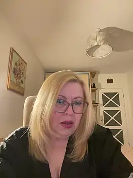 JanieLight53 online show from 04.29.26