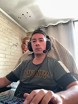 Snapshot of Cr1sXPorn chatting on 03.13.26 Cr1sXPorn online show from 03.13.26