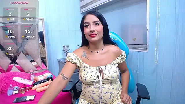 Snapshot of kataleya_12 chatting on 06.17.26 kataleya 12 online show from 06.17.26