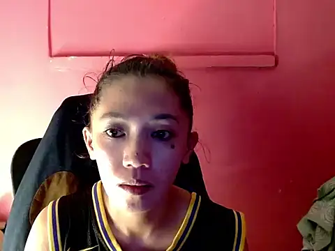 Snapshot of mia_slut0810 chatting on 03.07.26 mia slut0810 online show from 03.07.26