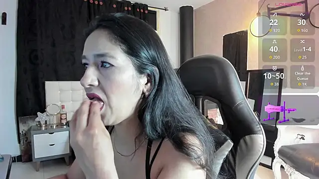 Snapshot of Vicky_Angeel chatting on 06.27.26 Vicky Angeel online show from 06.27.26