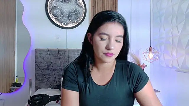 Snapshot of Victoria_Rous chatting on 07.27.26 Victoria Rous online show from 07.27.26
