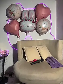 MiaFoxie  online show from 04.04.26