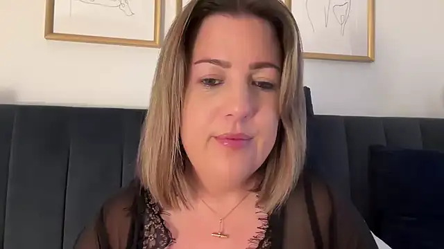 Snapshot of annabellewarick chatting on 05.11.26 annabellewarick online show from 05.11.26