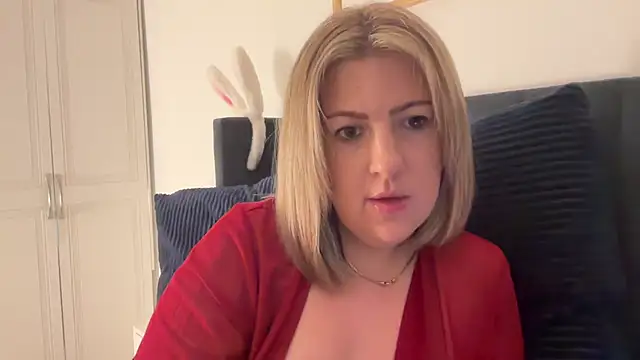 Snapshot of annabellewarick chatting on 05.30.26 annabellewarick online show from 05.30.26