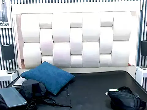 Alex Wolft online show from 04.02.26