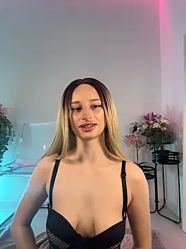 ScarletFlameee online show from 05.14.26