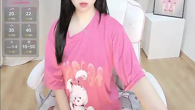 Snapshot of Sweet-Shuna chatting on 05.18.26 Sweet-Shuna online show from 05.18.26