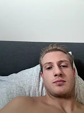 Snapshot of dirtyBent chatting on 03.09.26 dirtyBent online show from 03.09.26