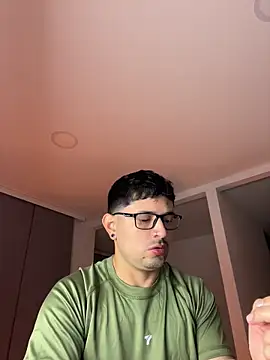 Snapshot of TroyeSavage chatting on 05.27.26 TroyeSavage online show from 05.27.26