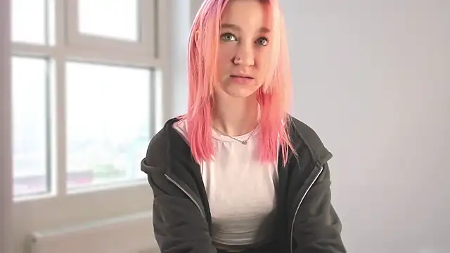 August female online show from 04.26.26