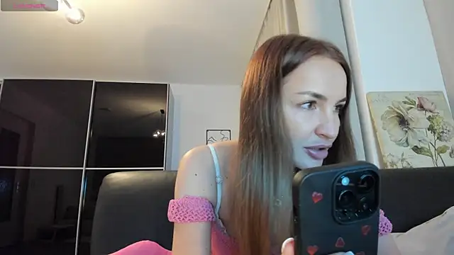 Snapshot of LunaWalter chatting on 03.17.26 LunaWalter online show from 03.17.26