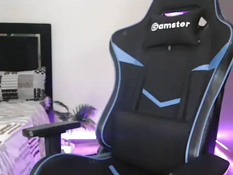 NaughtyUrus online show from 04.06.26