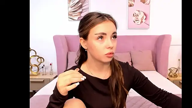 MyEvelin online show from 04.08.26