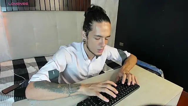 Skinny Mac online show from 04.16.26