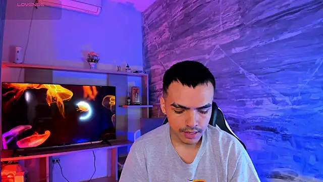 NicoKinggs  online show from 04.15.26