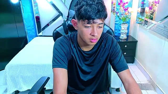 Tigger Collins online show from 03.23.26