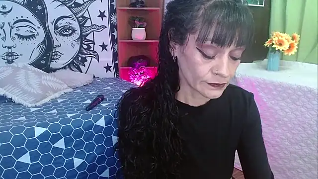 Snapshot of _Alexandra_Jones chatting on 05.27.26 Alexandra Jones online show from 05.27.26