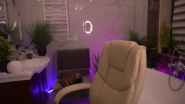 LittleJulii online show from 05.15.26