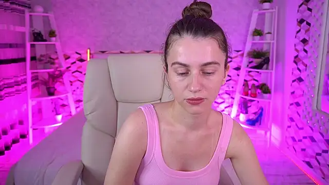 Snapshot of LittleJulii chatting on 06.19.26 LittleJulii online show from 06.19.26